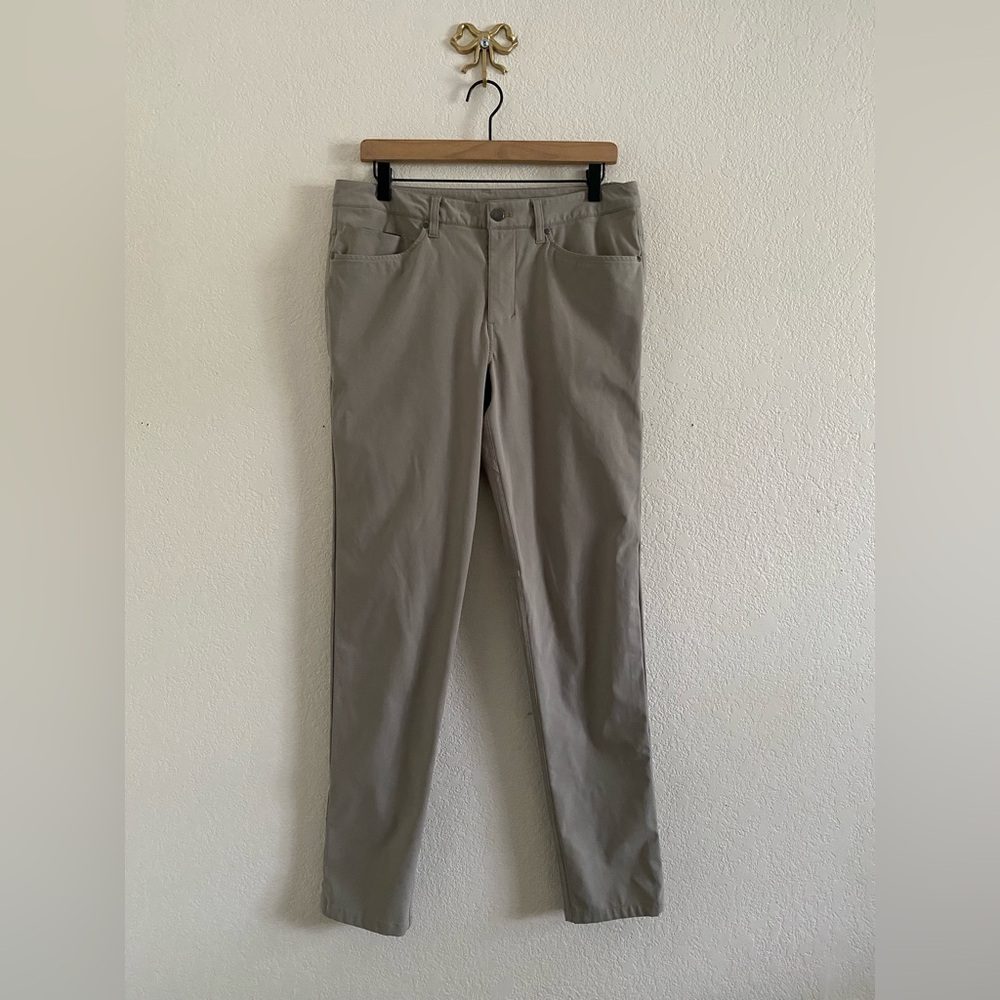 Lululemon Men’s Size 31 ABC Classic-Fit 5 Pocket Pant Warpstreme Gray Athleisure